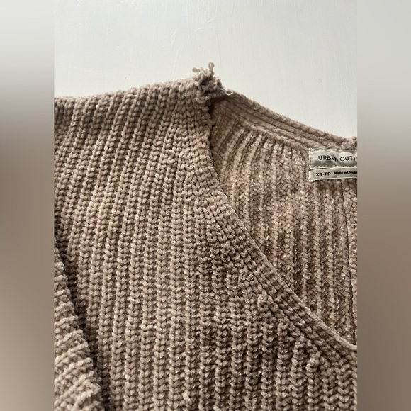urban outfitters sweater - Picture 4 of 5